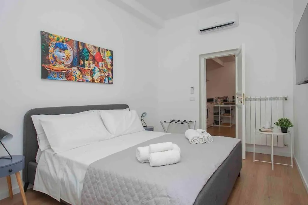 The House Politeama Palermo Historic Center Apartment